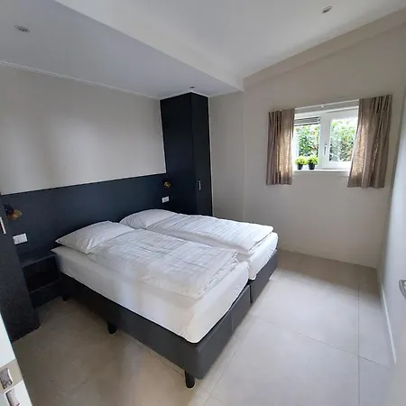 Holiday home Comfort Met Jacuzzi 01