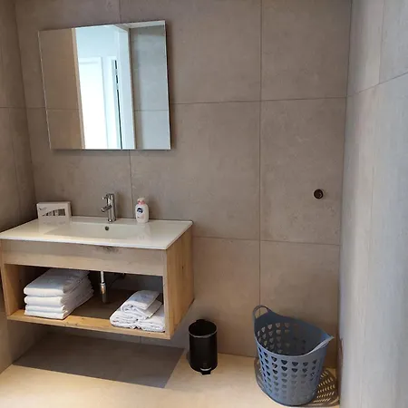 Holiday home Comfort Met Jacuzzi 01 *
