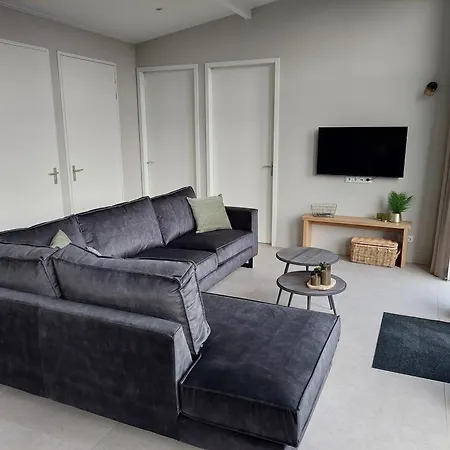 Comfort Met Jacuzzi 01 Holiday home
