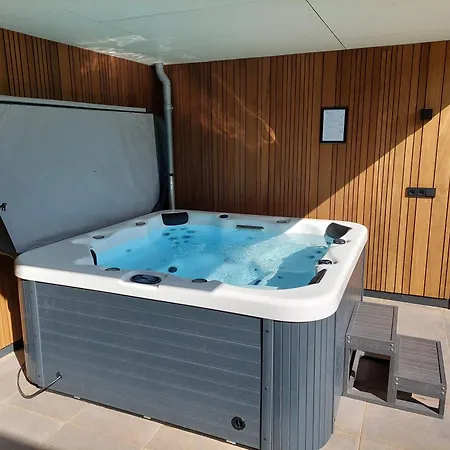 Comfort 01 Met Jacuzzi 別荘