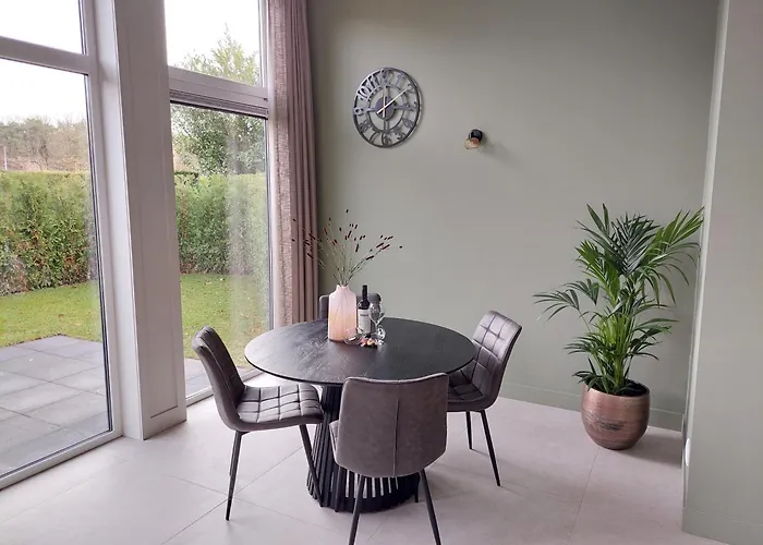 Comfort 01 Met Jacuzzi בית נופש