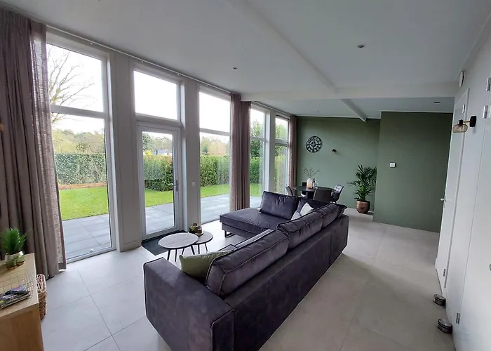 Comfort 01 Met Jacuzzi בית נופש *