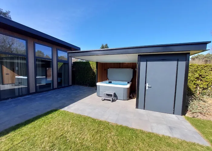 Comfort 01 Met Jacuzzi *