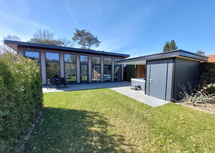 Comfort 01 Met Jacuzzi בית נופש פוטן