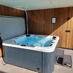 Comfort 01 Met Jacuzzi Dom wakacyjny