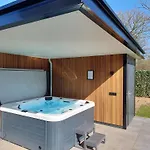 Dom wakacyjny Comfort 01 Met Jacuzzi Putten